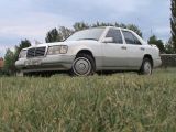 Mercedes-Benz E-Класс 1992 с пробегом 250 тыс.км. 2 л. в Ужгороде на Autos.ua