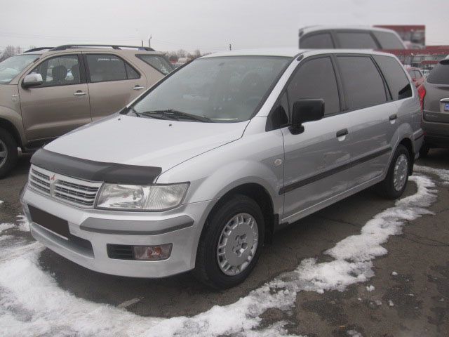 Продам Mitsubishi Space Wagon 2.0 MT (133 л.с.), 2003
