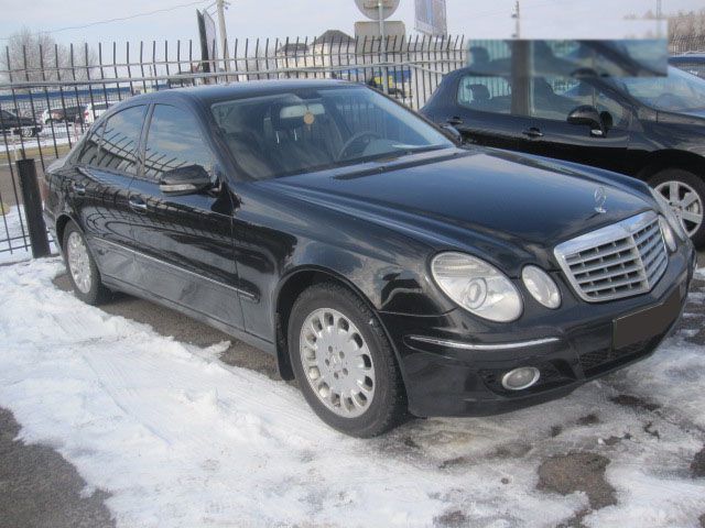 Продам Mercedes-Benz E-Класс E 220 CDI AT (170 л.с.), 2008