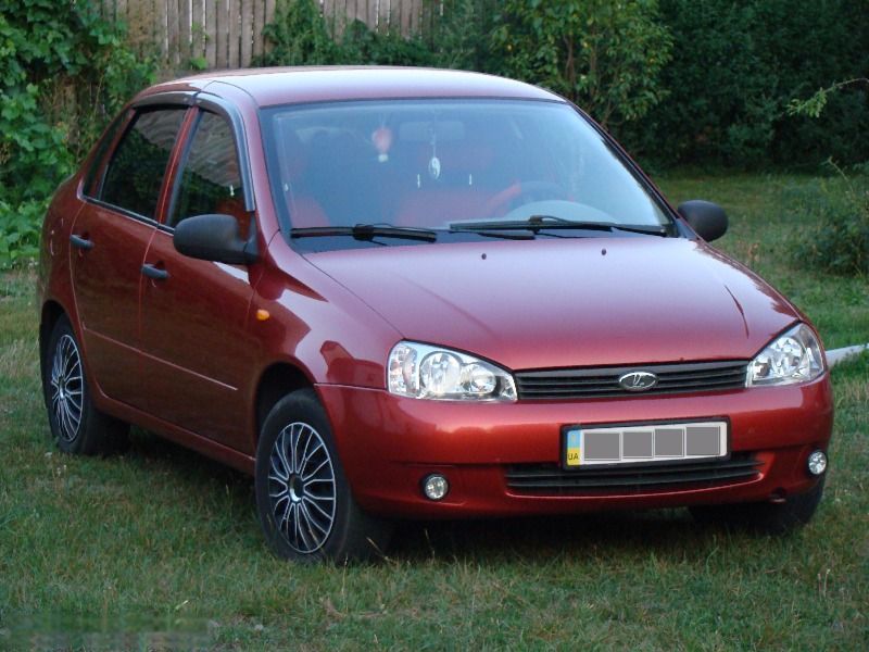 Lada Kalina 2008 красная