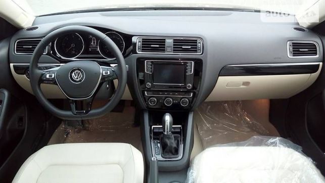Продам Volkswagen Jetta, 2016
