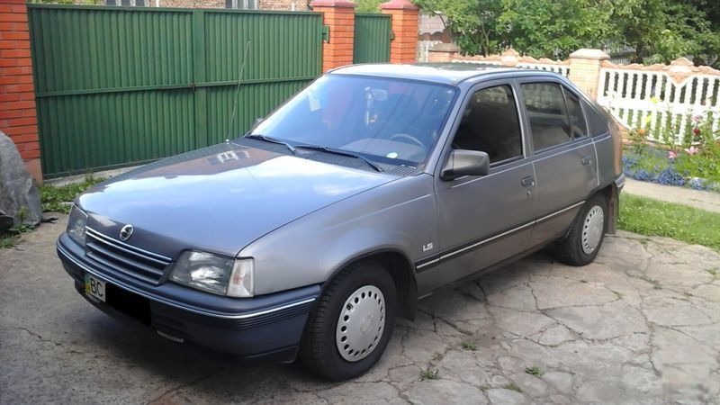 Opel Kadett 1989 с пробегом 150 тыс.км. 1.297 л. в Червонограде на Auto24.org – фото 1