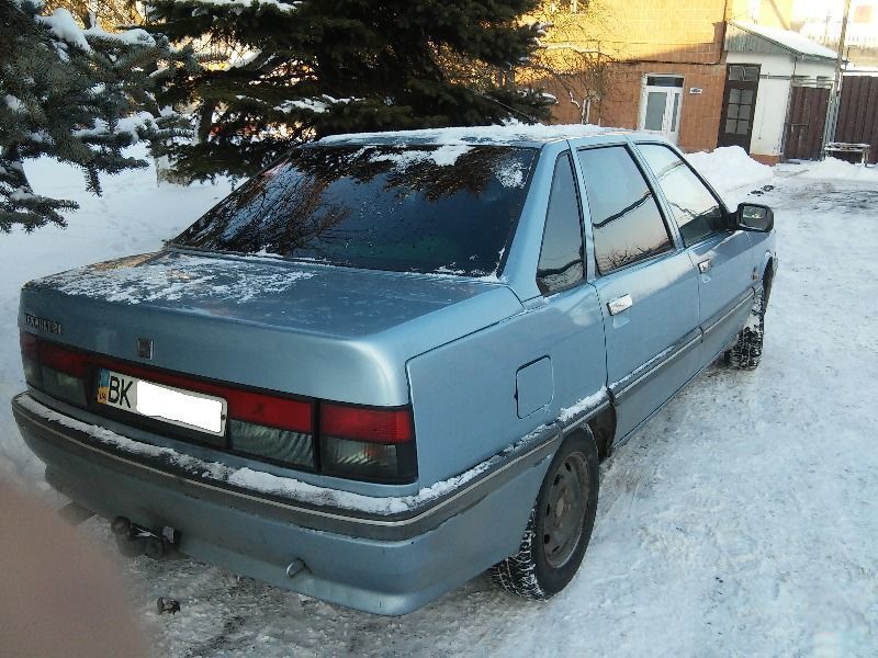 Renault 21 1990 с пробегом 300 тыс.км. 1.721 л. в Ровно на Auto24.org – фото 1