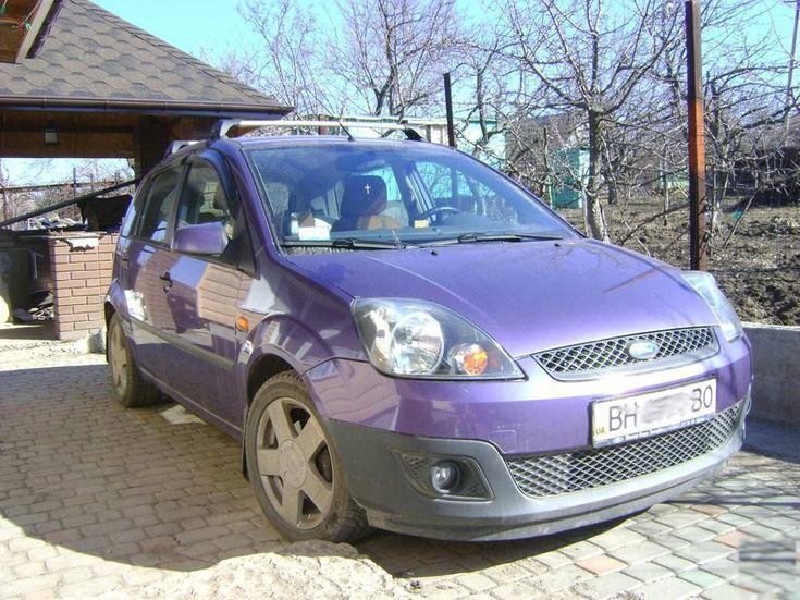 Бампер форд фиеста 2007. Мини линзы Ford Fiesta 2007. Форд Фиеста 2007 желтый. Ford Fiesta 2007 передний бампер. Держатель для телефона в машину Форд Фиеста 2007.