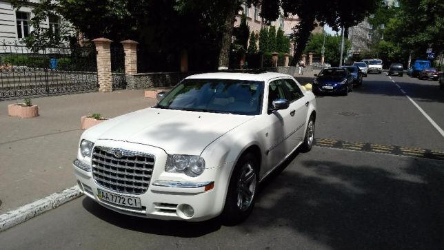 Купить Chrysler 300C 2007 в Киеве, 13999 Крайслер на