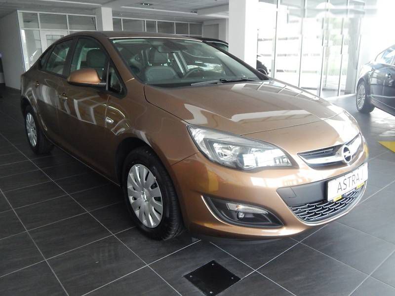 Продам Opel Astra 1.6 MT (115 л.с.), 2015