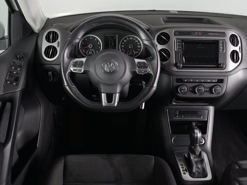 Тигуан торпеда. Фольксваген Тигуан 2015 салон. Tiguan Interior 2012. Volkswagen Tiguan 2015 салон. VW Tiguan 2015 салон.