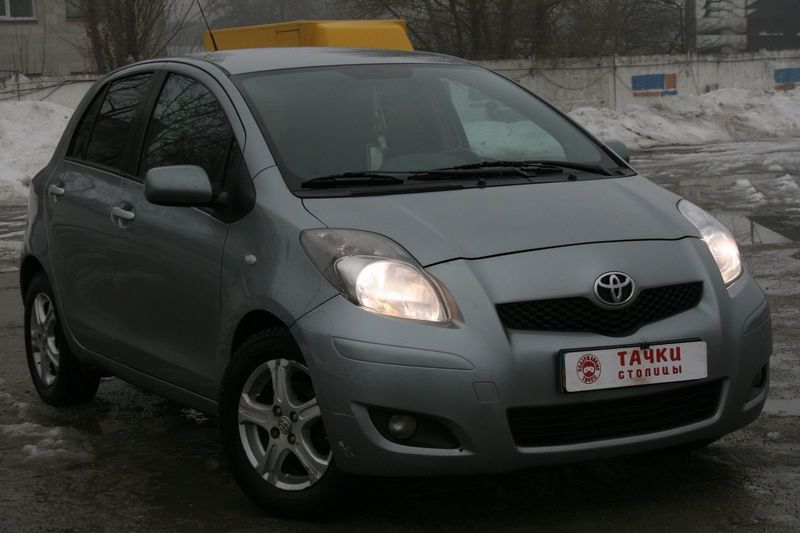 Продам Toyota Auris 1.33 MT (99 л.с.), 2011