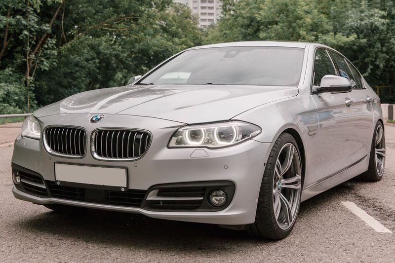 Продам BMW 5 серия 535i xDrive Steptronic (306 л.с.) Luxury Line, 2015