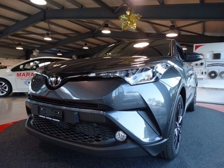 Продам Toyota C-HR, 2017