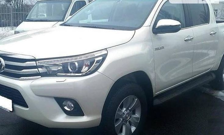 Продам Toyota Hilux, 2017