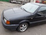 Volkswagen Passat 1989 с пробегом 200 тыс.км. 1.8 л. в Ровно на Autos.ua