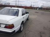Mercedes-Benz E-Класс 1989 с пробегом 367 тыс.км. 2 л. в Киеве на Autos.ua