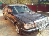 Mercedes-Benz E-Класс 1991 с пробегом 300 тыс.км. 2 л. в Черновцах на Autos.ua