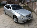 Mercedes-Benz C-Класс 2003 с пробегом 193 тыс.км. 2 л. в Киеве на Autos.ua