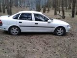 Opel Vectra 1.6 MT (75 л.с.) 1996 с пробегом 300 тыс.км.  л. в Днепре на Autos.ua