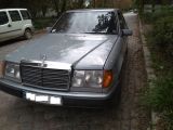 Mercedes-Benz E-Класс E 230 4MT (132 л.с.) 1991 с пробегом 244 тыс.км.  л. в Черновцах на Autos.ua
