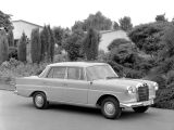 Mercedes-Benz W110 First Series , седан (1961 - 1965)