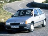 Opel Kadett E рестайлинг , хэтчбек 5 дв. (1989 - 1993)